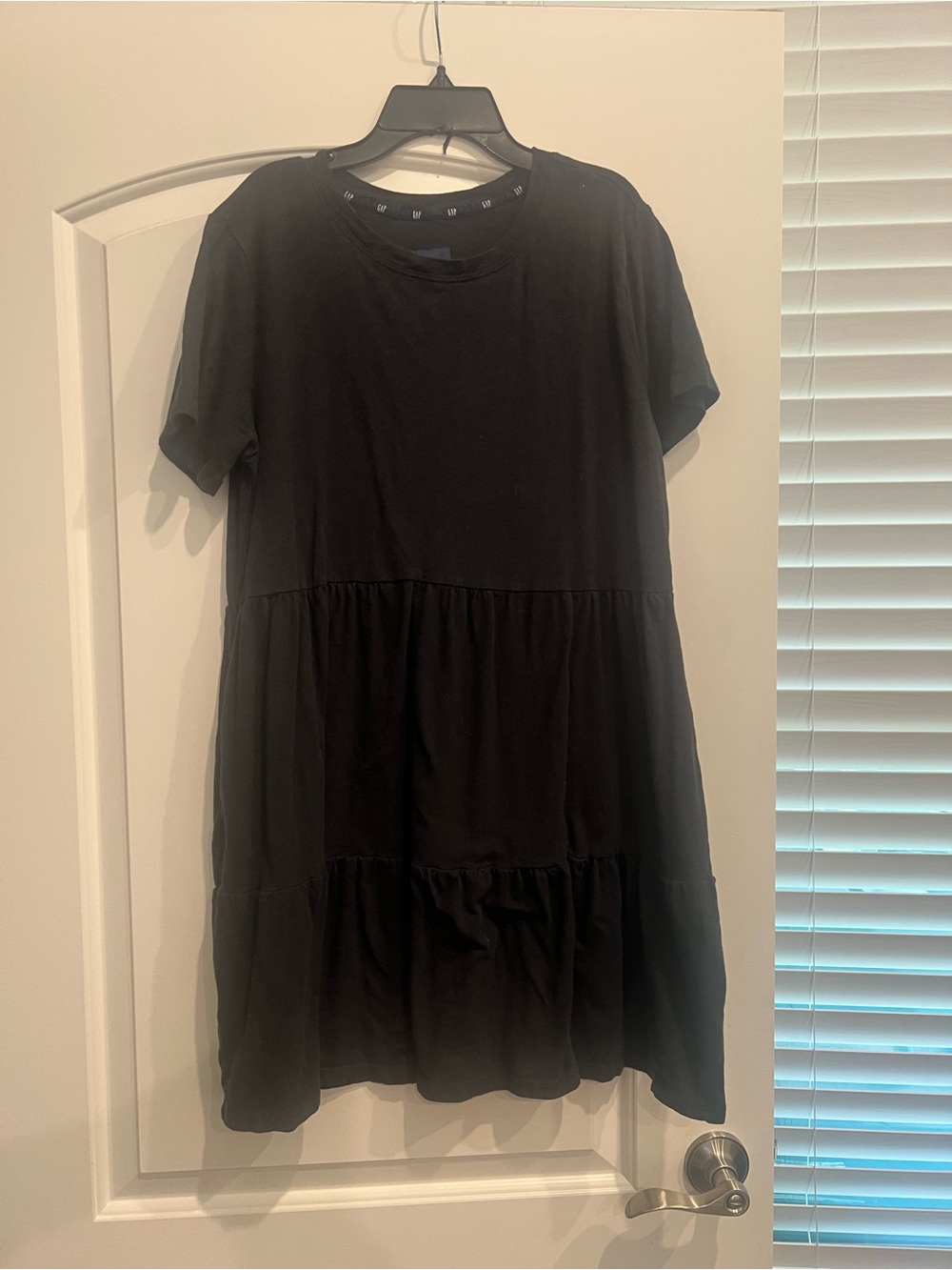 GAP Women's Black Tiered Short-Sleeve Dress